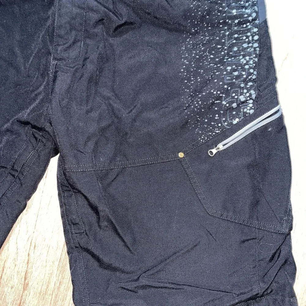 The North Face Mens MTB Shorts Size XL Black TNF FRRD Cargo Stretch Waist
